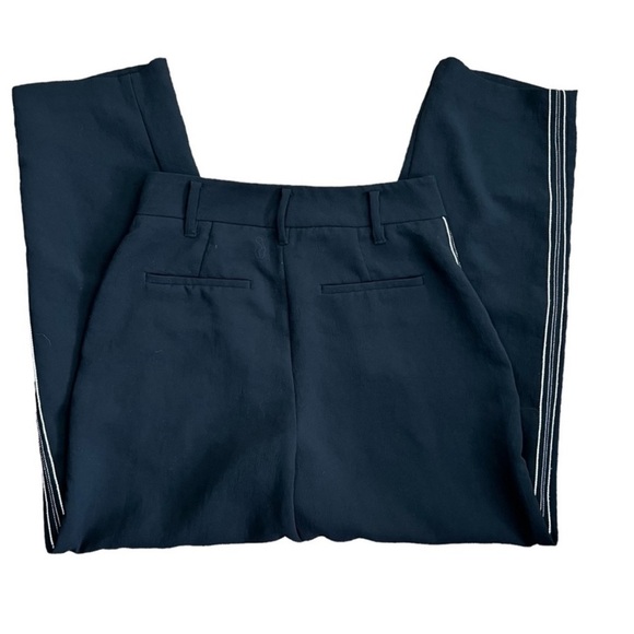 Stylish Aritzia Wilfred Black Tie-Front Pant White
Striped Sided Trouser Size 8 - Picture 3 of 8